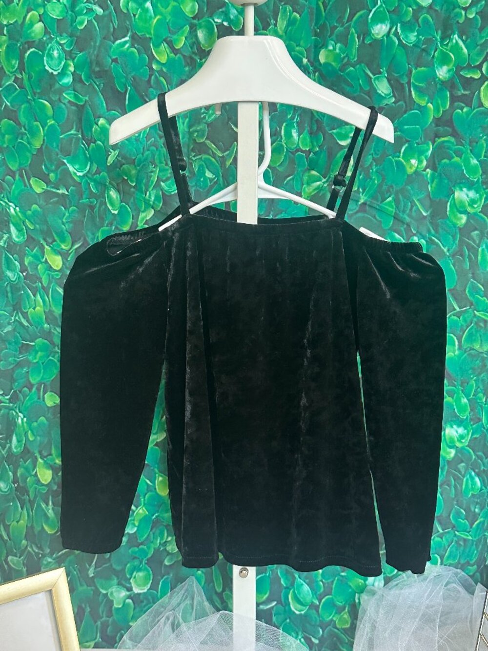 NWOT - The Children's Place Girls' Velvet Off-The-Shoulder Top Sz 7/8